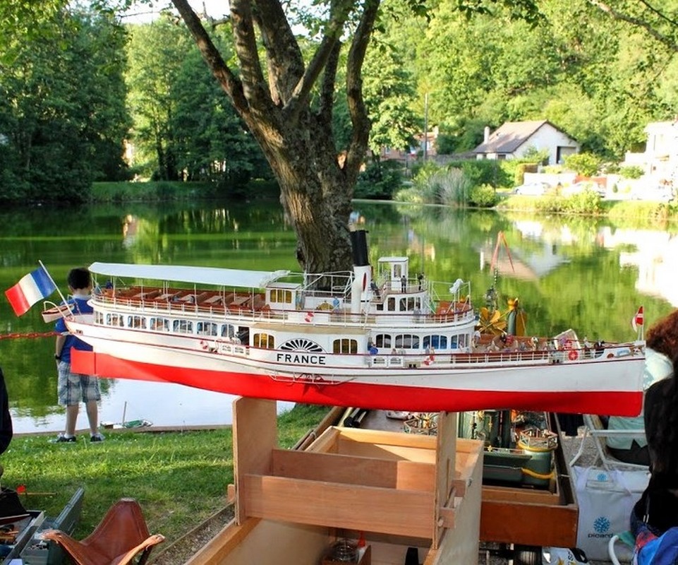 Bateau à vapeur FRANCE